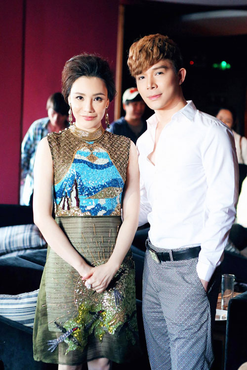 Nathan Lee - Hồ Quỳnh Hương hát bản opera kinh điển, chỉ hát cho vui mà khiến fan "nổi hết da gà" - Ảnh 2. Nathan Lee - Hồ Quỳnh Hương hát bản opera kinh điển, chỉ hát cho vui mà khiến fan "nổi hết da gà" - Ảnh 2.