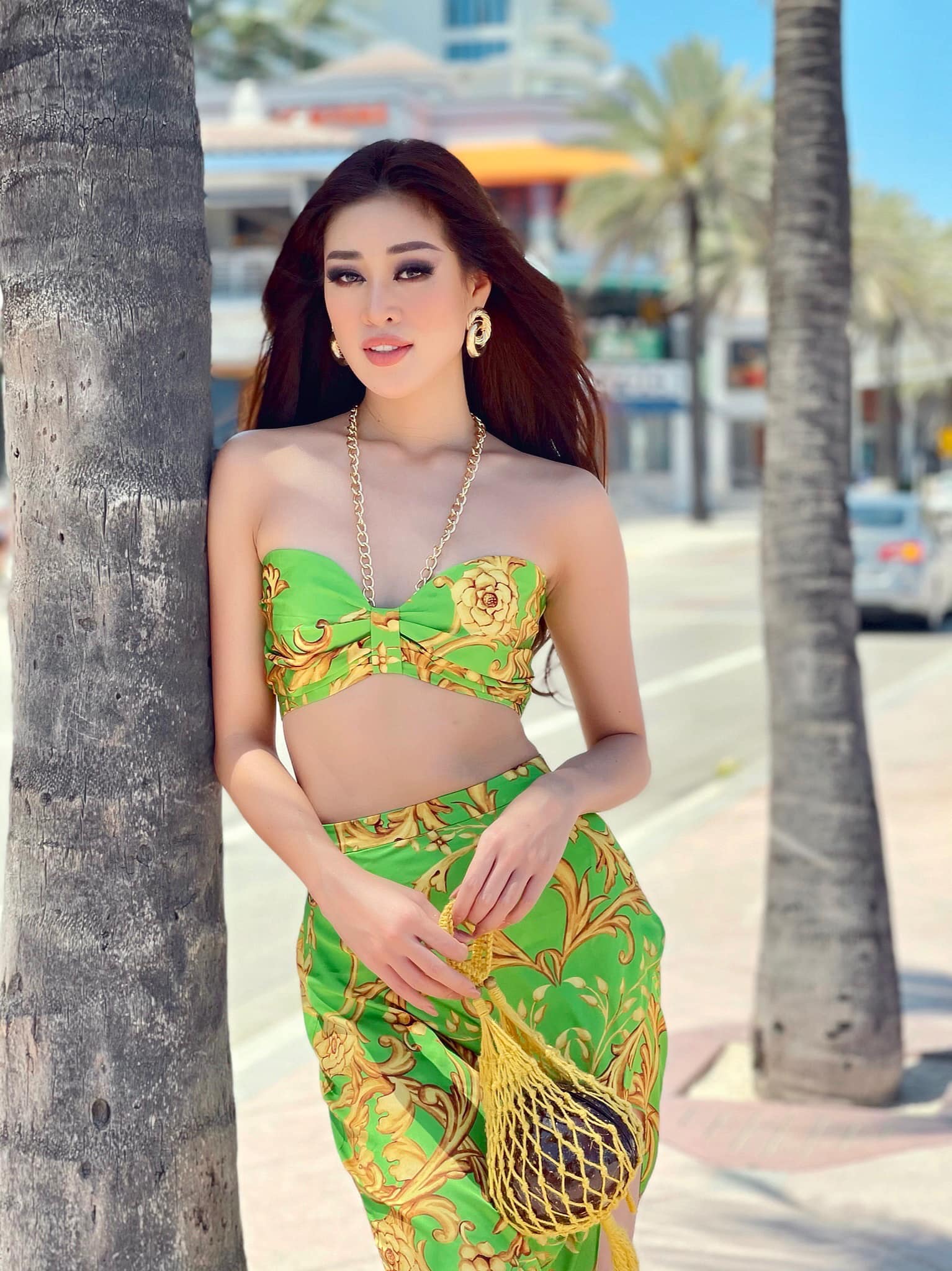 Khánh Vân tung bộ ảnh sống ảo xinh muốn xỉu ở đất Mỹ: Hết chặt chém sexy đến khoe mặt mộc, bảo sao lọt top Miss Universe! - Ảnh 2.