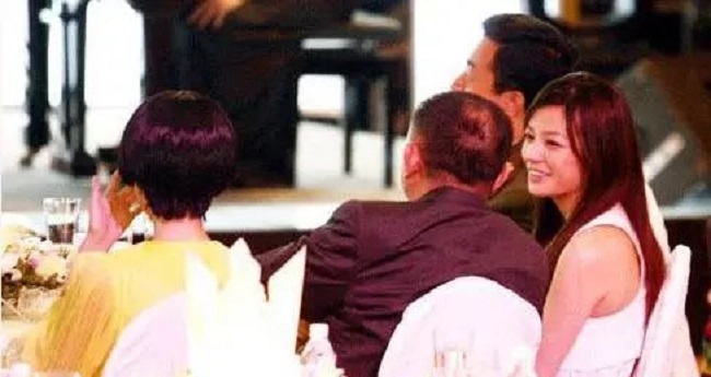 3 kẻ thù của Triệu Vy trong showbiz: Có thể hòa giải cùng Phạm Băng Băng nhưng tại sao với Chương Tử Di thì không? - Ảnh 2. 3 kẻ thù của Triệu Vy trong showbiz: Có thể hòa giải cùng Phạm Băng Băng nhưng tại sao với Chương Tử Di thì không? - Ảnh 2.