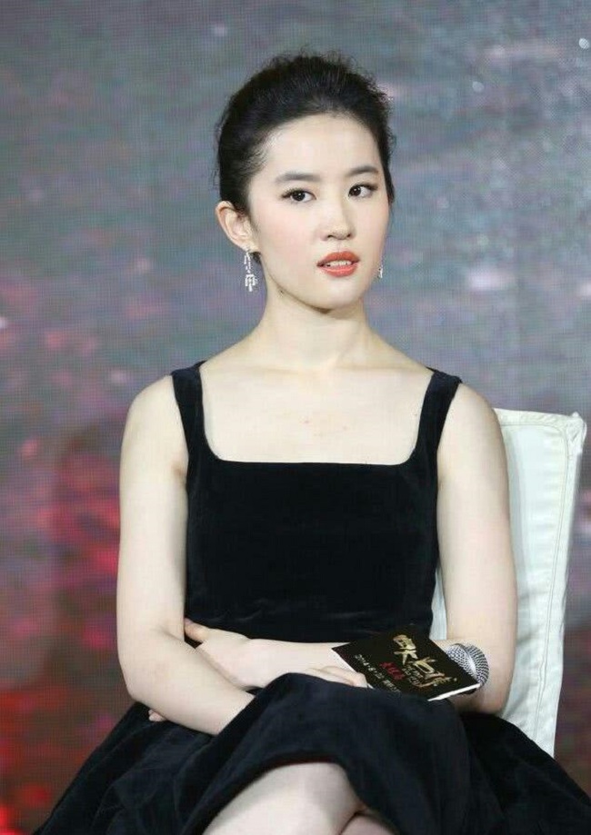 Nhan sắc xinh đẹp của Lưu Diệc Phi trong loạt ảnh cũ.