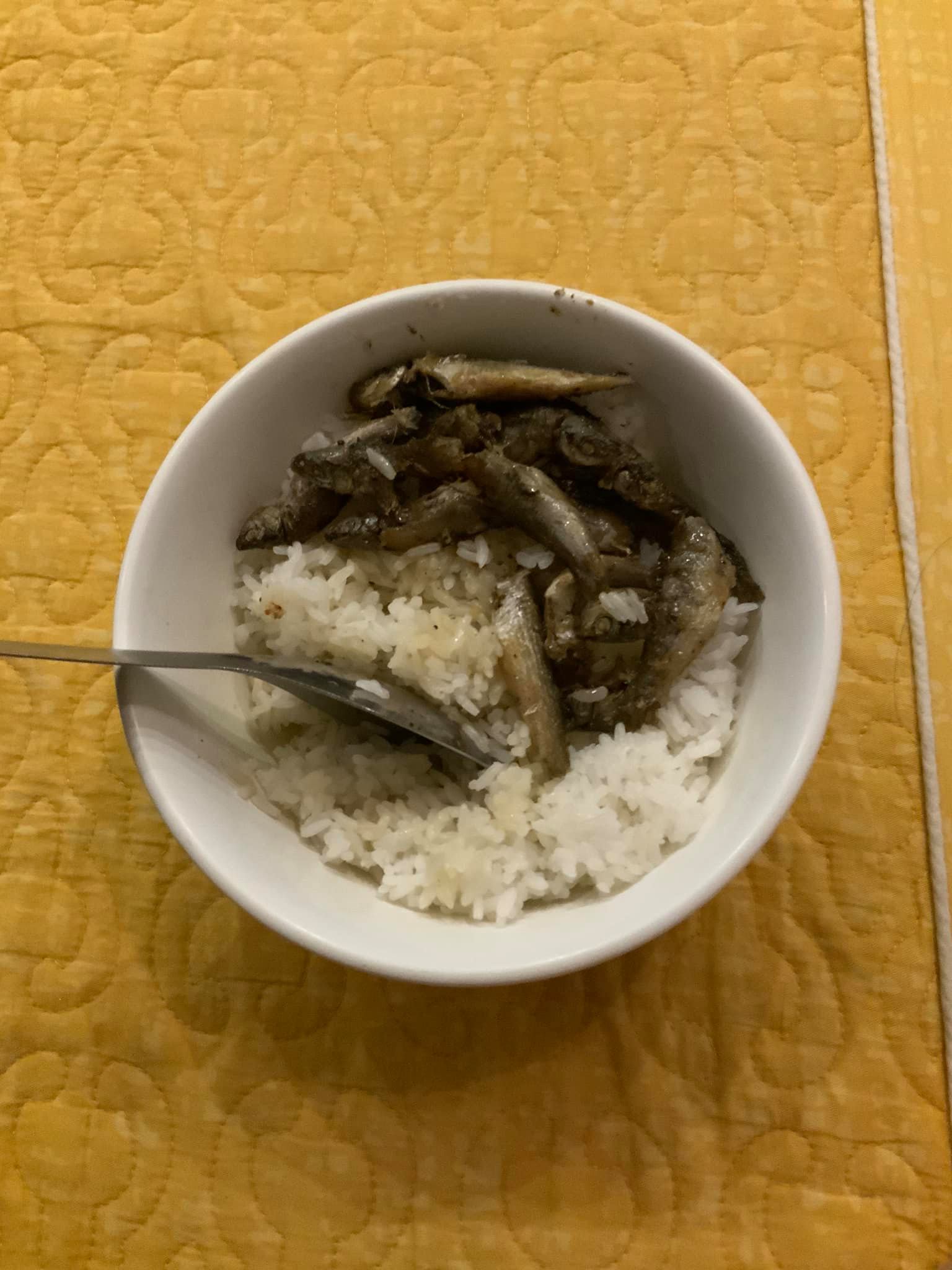 Trong thẻ có hàng chục tỷ, Hoài Linh vẫn ăn uống đạm bạc, có bữa chỉ dăm ba con cá khô là đủ thấy "ngon tét nách" - Ảnh 10. Trong thẻ có hàng chục tỷ, Hoài Linh vẫn ăn uống đạm bạc, có bữa chỉ dăm ba con cá khô là đủ thấy "ngon tét nách" - Ảnh 10.