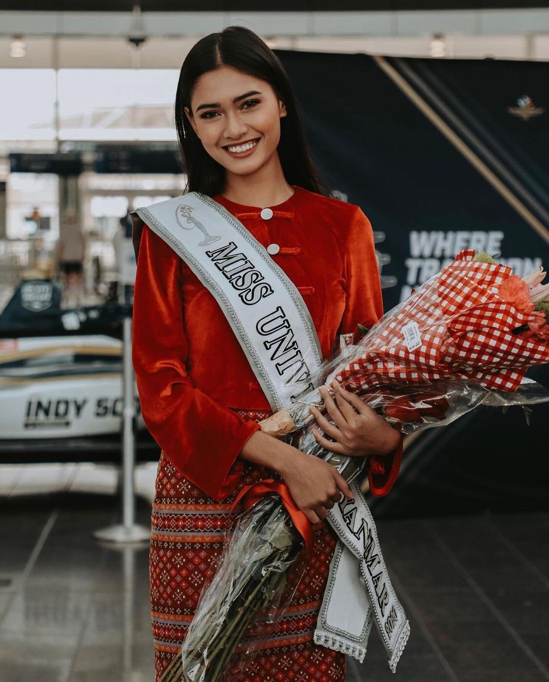 Bất ngờ tình trạng hiện tại của Hoa hậu Myanmar giữa tin đồn bị truy nã khẩn cấp sau màn cầu cứu ở Miss Universe - Ảnh 3.