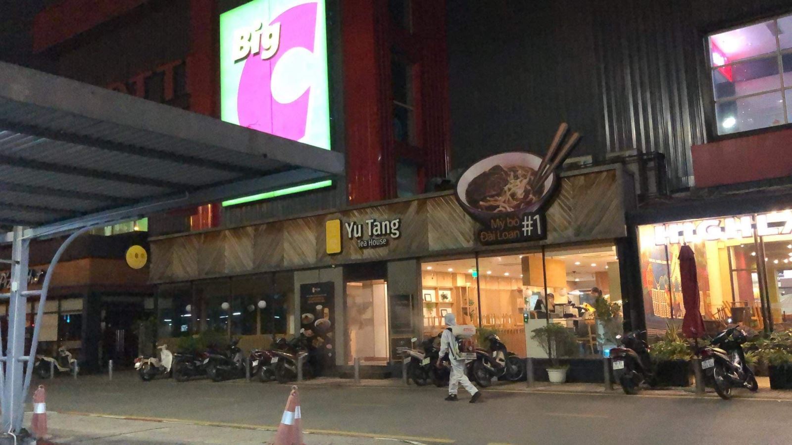 Bác bỏ thông tin người Ấn Độ ngất xỉu tại siêu thị BigC khiến nơi này bị phong tỏa - Ảnh 1.