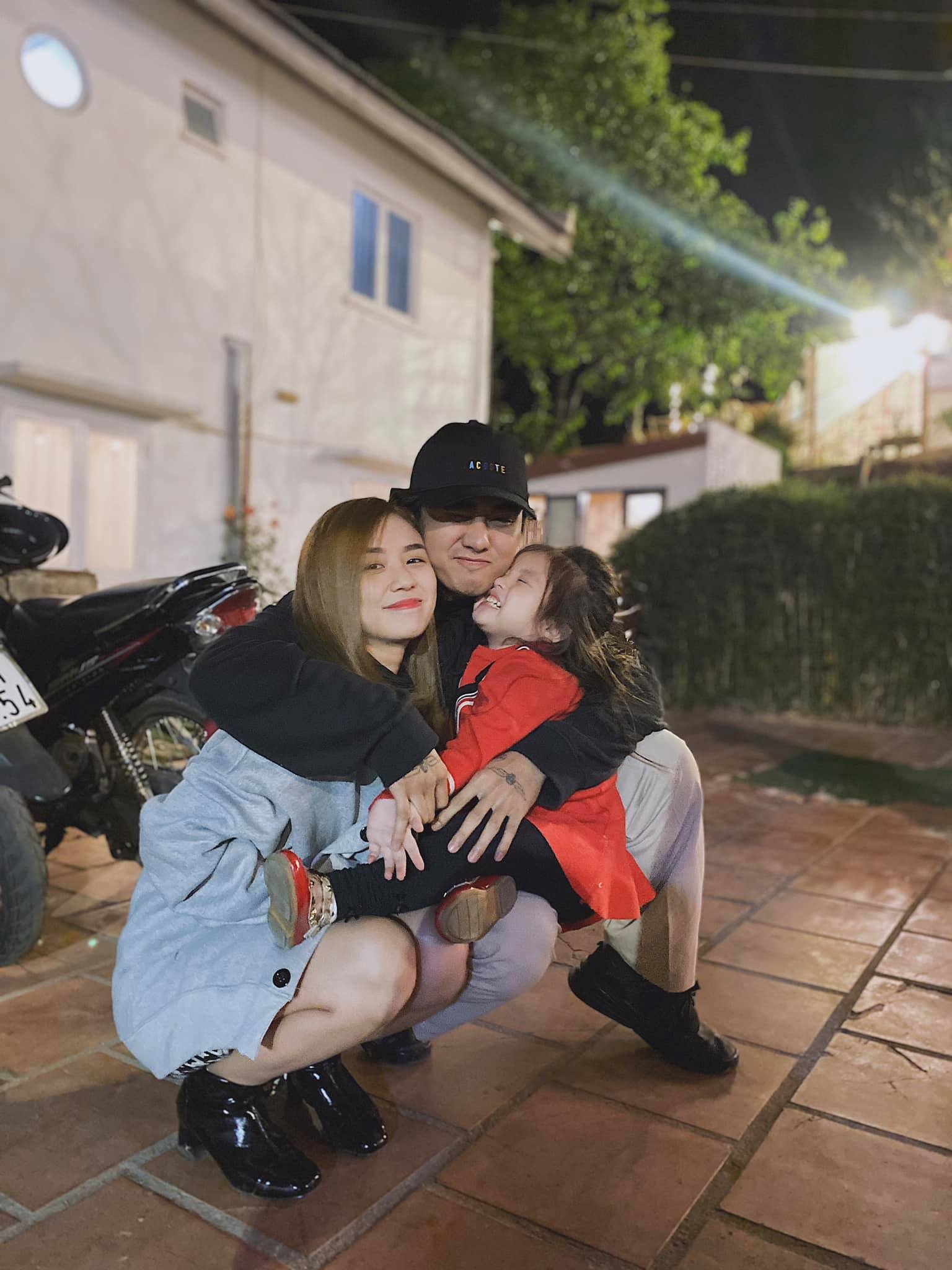 Đang hạnh phúc bên vợ cũ Hoài Lâm, Đạt G bất ngờ cho bay màu hết bài đăng trên Instagram - Ảnh 1.