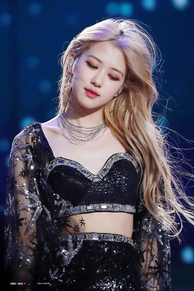 Bạn tự hỏi tần suất tẩy tóc của Rosé là bao nhiêu lần? Fan của Blackpink, đừng bỏ qua hình ảnh để khám phá bí mật về kiểu tóc này và làm cho mái tóc của bạn trông chất lượng hơn!