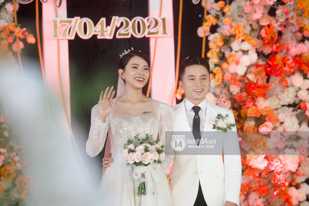 Phan Mạnh Quỳnh và vợ hot girl tạm hoãn đám cưới ở TP.HCM, nguyên nhân phía sau được dàn sao Vbiz ủng hộ - Ảnh 5.