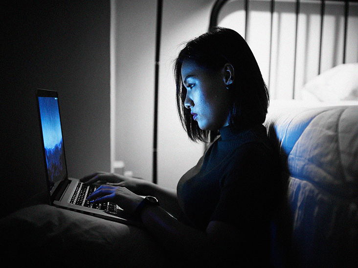 "Trả thù thức khuya" là gì mà rất nhiều người mắc phải khi màn đêm buông xuống? - Ảnh 2. "Trả thù thức khuya" là gì mà rất nhiều người mắc phải khi màn đêm buông xuống? - Ảnh 2.