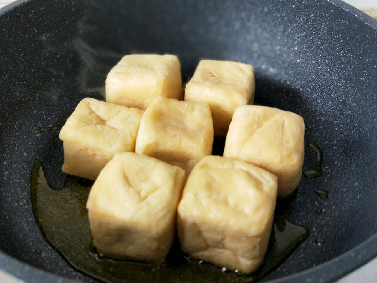 Chỉ cần th&ecirc;m một nguy&ecirc;n liệu n&agrave;y m&oacute;n đậu phụ nhồi thịt sẽ thơm ngon hơn hẳn! - Ảnh 9.