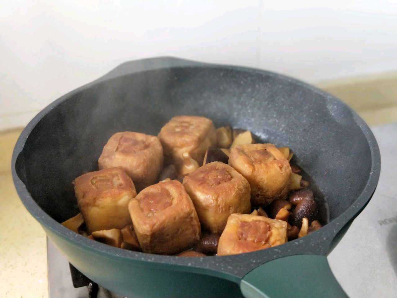 Chỉ cần th&ecirc;m một nguy&ecirc;n liệu n&agrave;y m&oacute;n đậu phụ nhồi thịt sẽ thơm ngon hơn hẳn! - Ảnh 12.