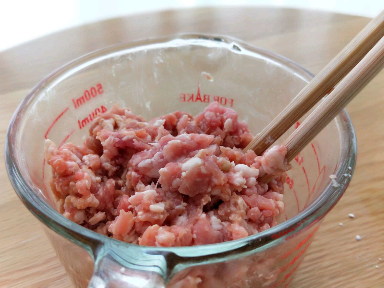 Chỉ cần th&ecirc;m một nguy&ecirc;n liệu n&agrave;y m&oacute;n đậu phụ nhồi thịt sẽ thơm ngon hơn hẳn! - Ảnh 4.