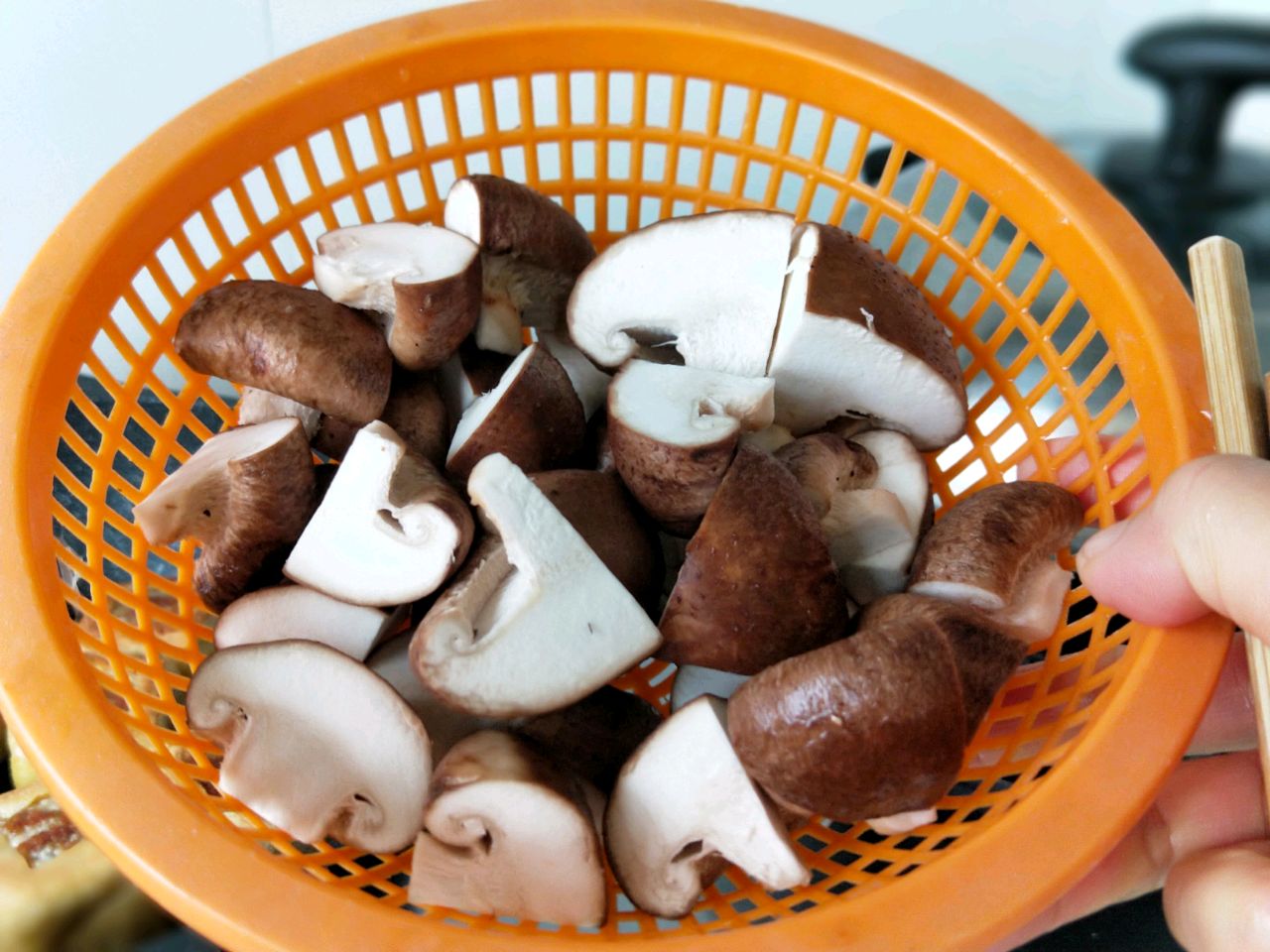 Chỉ cần th&ecirc;m một nguy&ecirc;n liệu n&agrave;y m&oacute;n đậu phụ nhồi thịt sẽ thơm ngon hơn hẳn! - Ảnh 10.