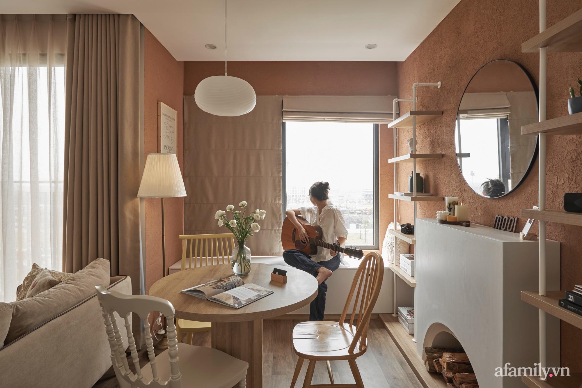 Căn hộ 58m² decor màu cam đất với góc nào cũng chill của nữ designer ở quận 9 Sài Gòn - Ảnh 1.