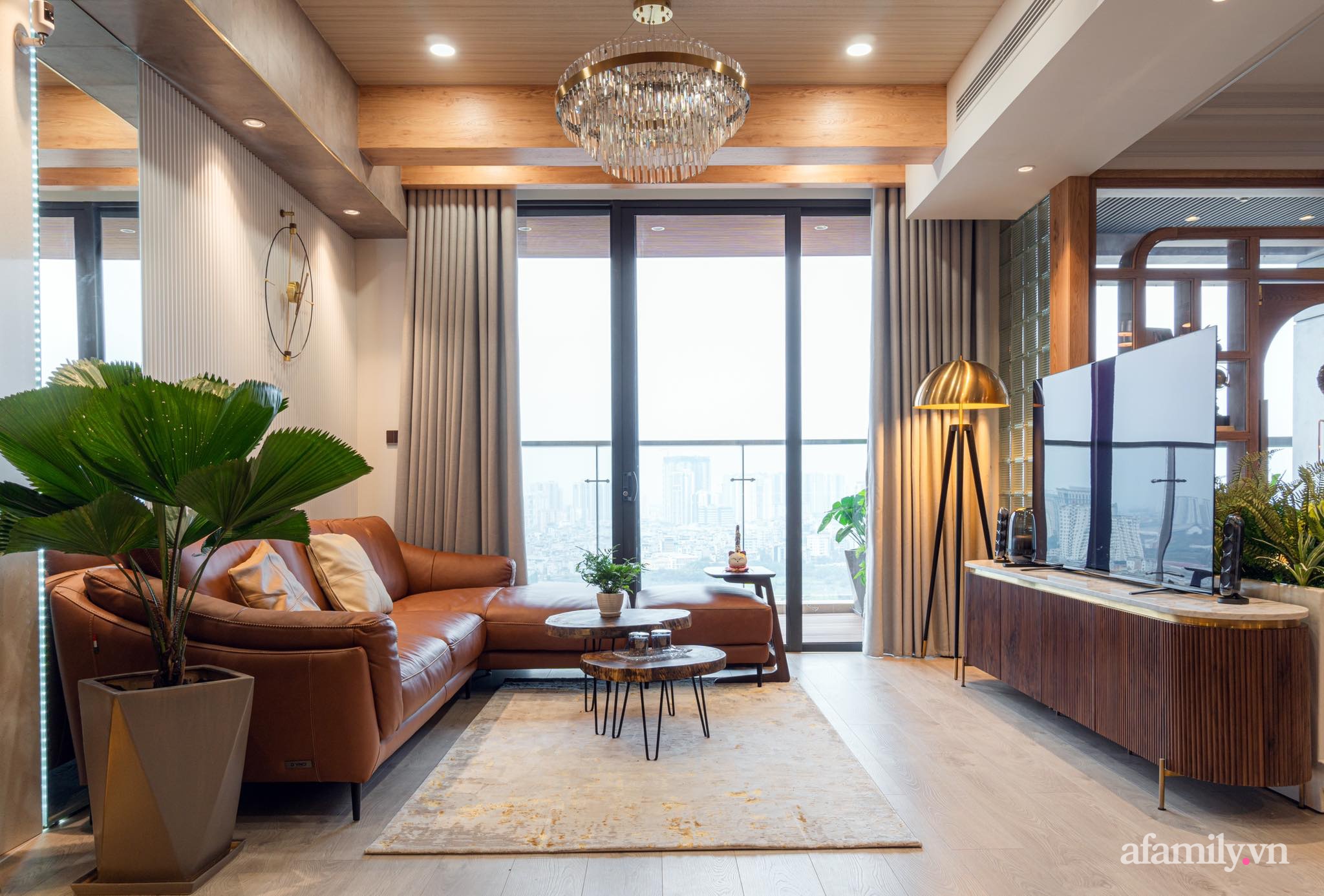 Căn hộ 110m² đa phong cách với chút hơi hướng &quot;resort&quot; ở Phạm Hùng, Hà Nội - Ảnh 1.