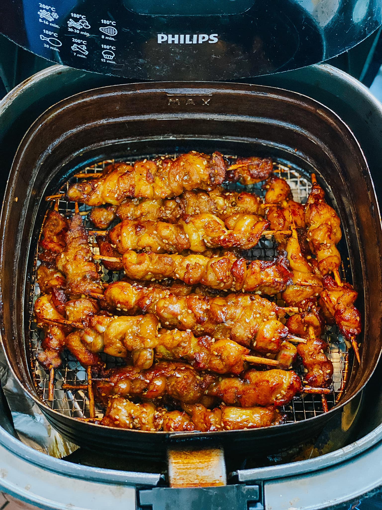 Đổi món với gà xiên nướng làm bằng nồi chiên không dầu nữa, thành quả khiến cả nhà khen không ngớt - Ảnh 6. Đổi món với gà xiên nướng làm bằng nồi chiên không dầu nữa, thành quả khiến cả nhà khen không ngớt - Ảnh 6.