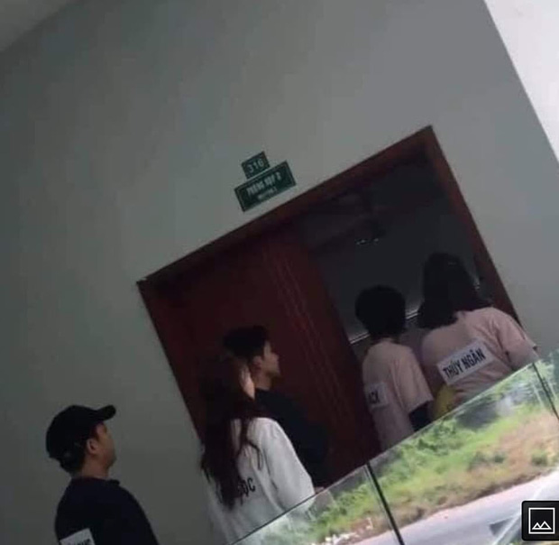 Ngô Kiến Huy, Thúy Ngân đồng loạt khoe ảnh cơ thể bầm dập, netizen nôn nao chờ xem những màn xé bảng tên khốc liệt ở "Running Man Vietnam" - Ảnh 3. Ngô Kiến Huy, Thúy Ngân đồng loạt khoe ảnh cơ thể bầm dập, netizen nôn nao chờ xem những màn xé bảng tên khốc liệt ở "Running Man Vietnam" - Ảnh 3.