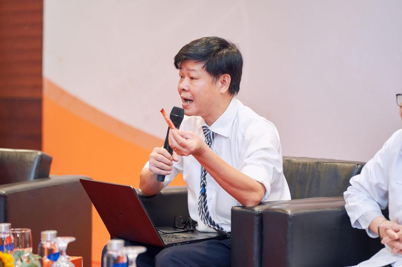 Việt Nam nghiên cứu thành công TPBVSK OCAM, hỗ trợ điều trị bệnh viêm loét dạ dày, nhiễm khuẩn HP - Ảnh 3. Việt Nam nghiên cứu thành công TPBVSK OCAM, hỗ trợ điều trị bệnh viêm loét dạ dày, nhiễm khuẩn HP - Ảnh 3.