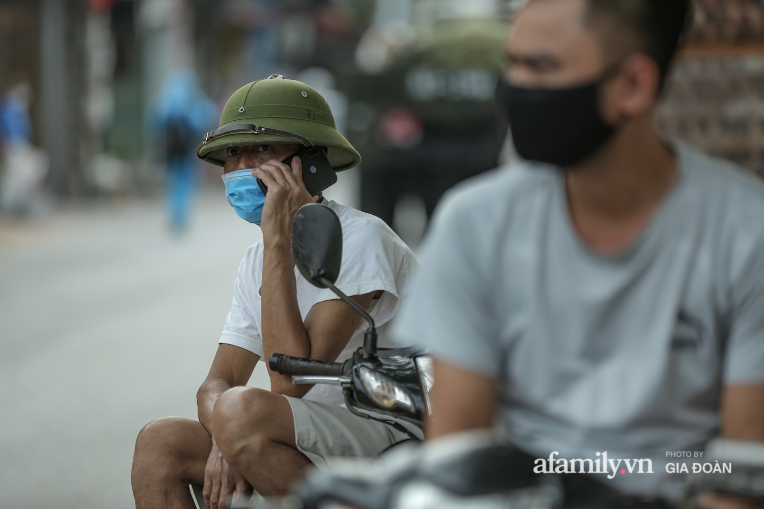 Phố Tía yên bình trong những ngày phong tỏa, người dân tự giác &quot;quay xe&quot; về nhà phòng dịch COVID-19 - Ảnh 7.