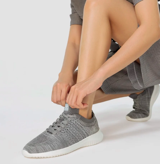 Gợi &yacute; 10 đ&ocirc;i gi&agrave;y từ bệt đến cao g&oacute;t đi cực &ecirc;m ch&acirc;n: M&oacute;n qu&agrave; &yacute; nghĩa nh&acirc;n Ng&agrave;y của mẹ, mẹ n&agrave;o cũng phải tấm tắc khen con hiền, d&acirc;u thảo - Ảnh 17.