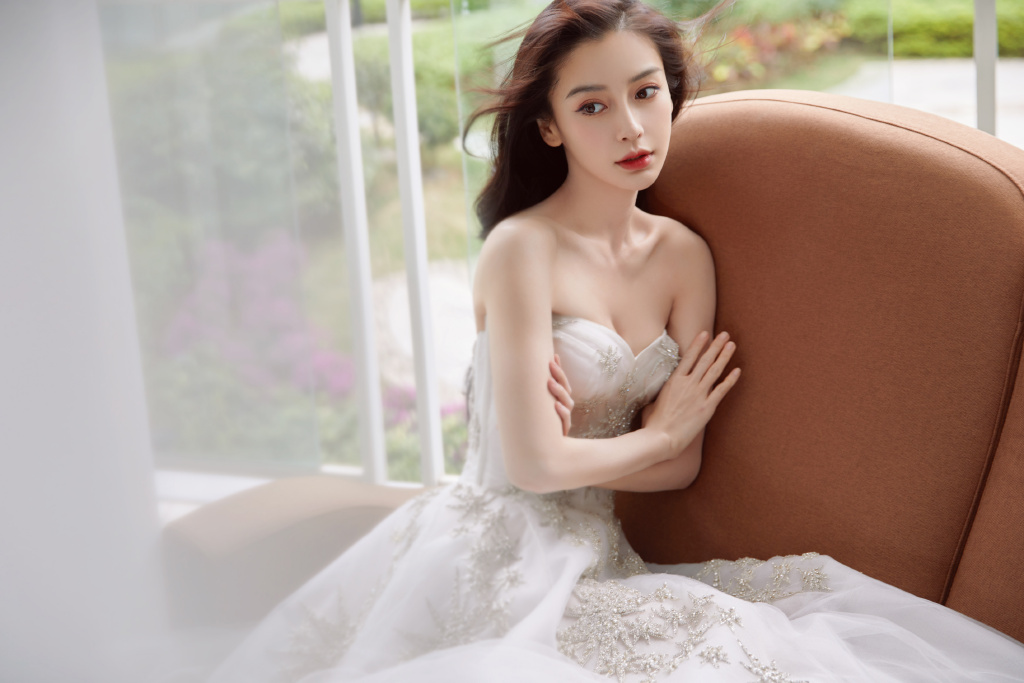 Những mỹ nhân Hoa ngữ đẹp nhất trong mắt người Hàn Quốc: Dương Mịch mất hút...