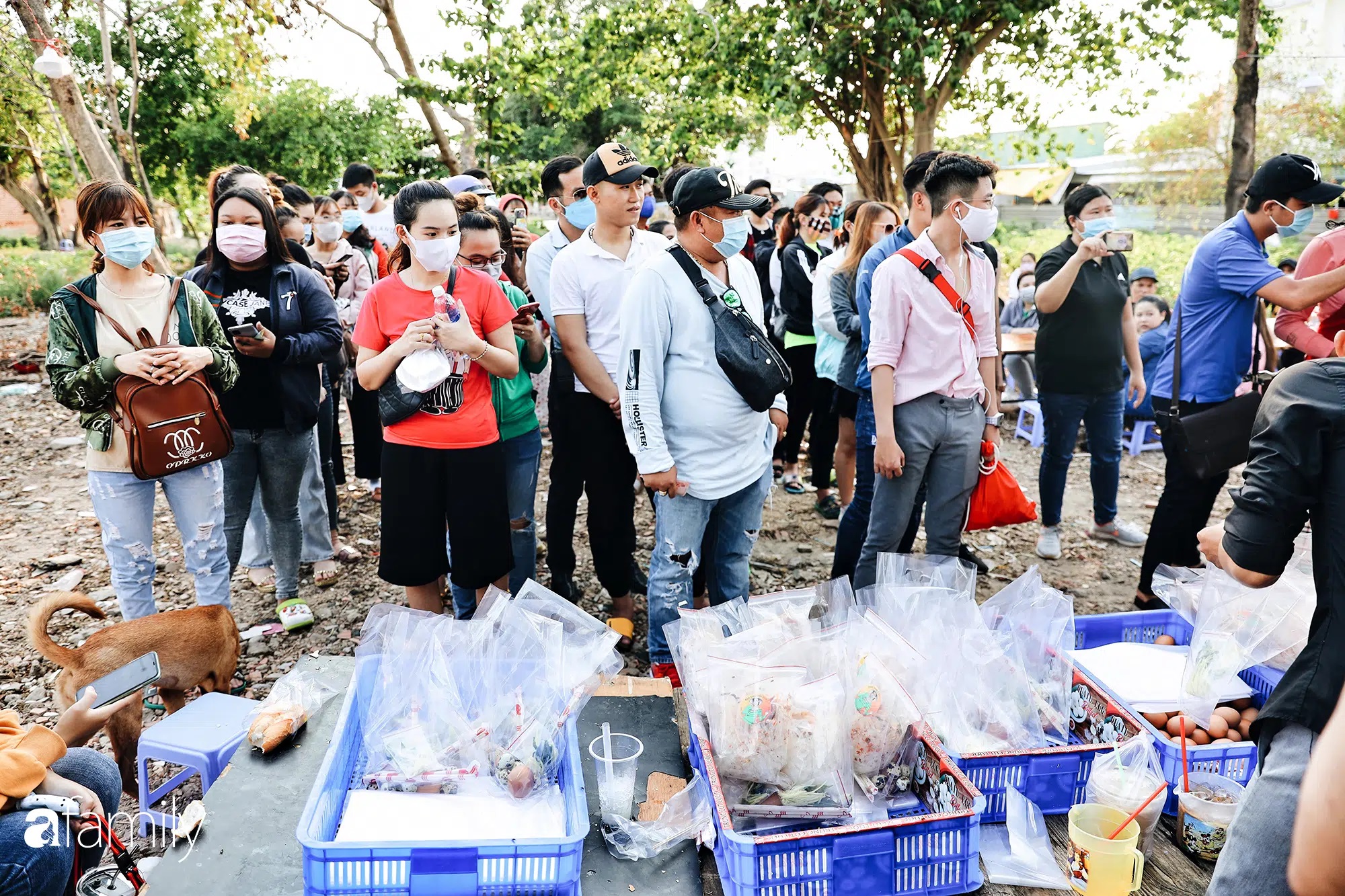 Cát Thy cách đây 1 năm &quot;hốt bạc&quot; nhờ bán bánh tráng trộn, thu nhập có khi lên tới chục triệu/ngày, sau vài tháng mua nhà, mở thêm tiệm nhưng bây giờ đã trắng tay!? - Ảnh 9.