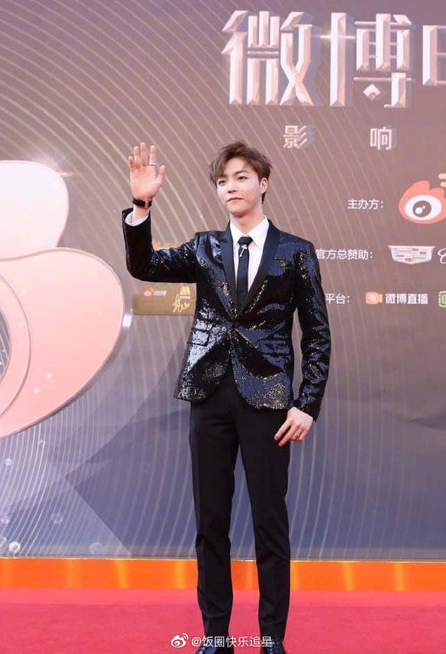 Sự kiện Đêm điện ảnh Weibo: Con trai "Điêu Thuyền đẹp nhất màn ảnh" gây sốt nhờ ngoại hình nổi bật, Cảnh Điềm lộ dấu hiệu lão hóa - Ảnh 15. Sự kiện Đêm điện ảnh Weibo: Con trai "Điêu Thuyền đẹp nhất màn ảnh" gây sốt nhờ ngoại hình nổi bật, Cảnh Điềm lộ dấu hiệu lão hóa - Ảnh 15.