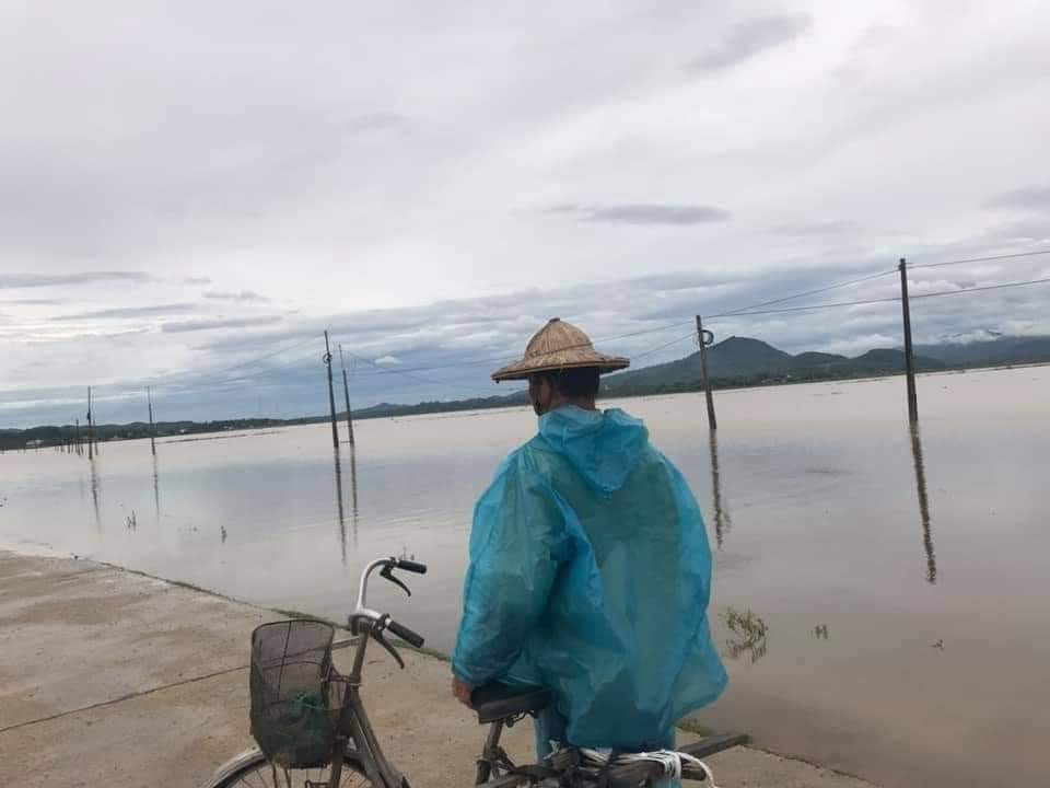 Bão số 2 "lướt qua" gây thiệt hại tại nhiều địa phương, vùng dịch Hà Tĩnh ngập lụt nghiêm trọng - Ảnh 6. Bão số 2 "lướt qua" gây thiệt hại tại nhiều địa phương, vùng dịch Hà Tĩnh ngập lụt nghiêm trọng - Ảnh 6.