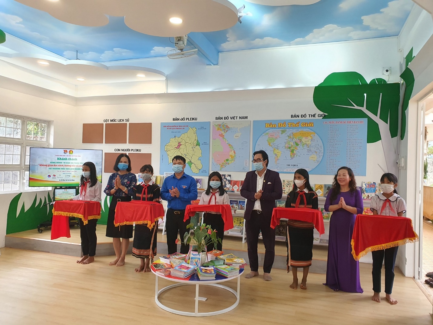 Khánh thành không gian đọc sách mô hình mới tại Pleiku - Ảnh 1. Khánh thành không gian đọc sách mô hình mới tại Pleiku - Ảnh 1.