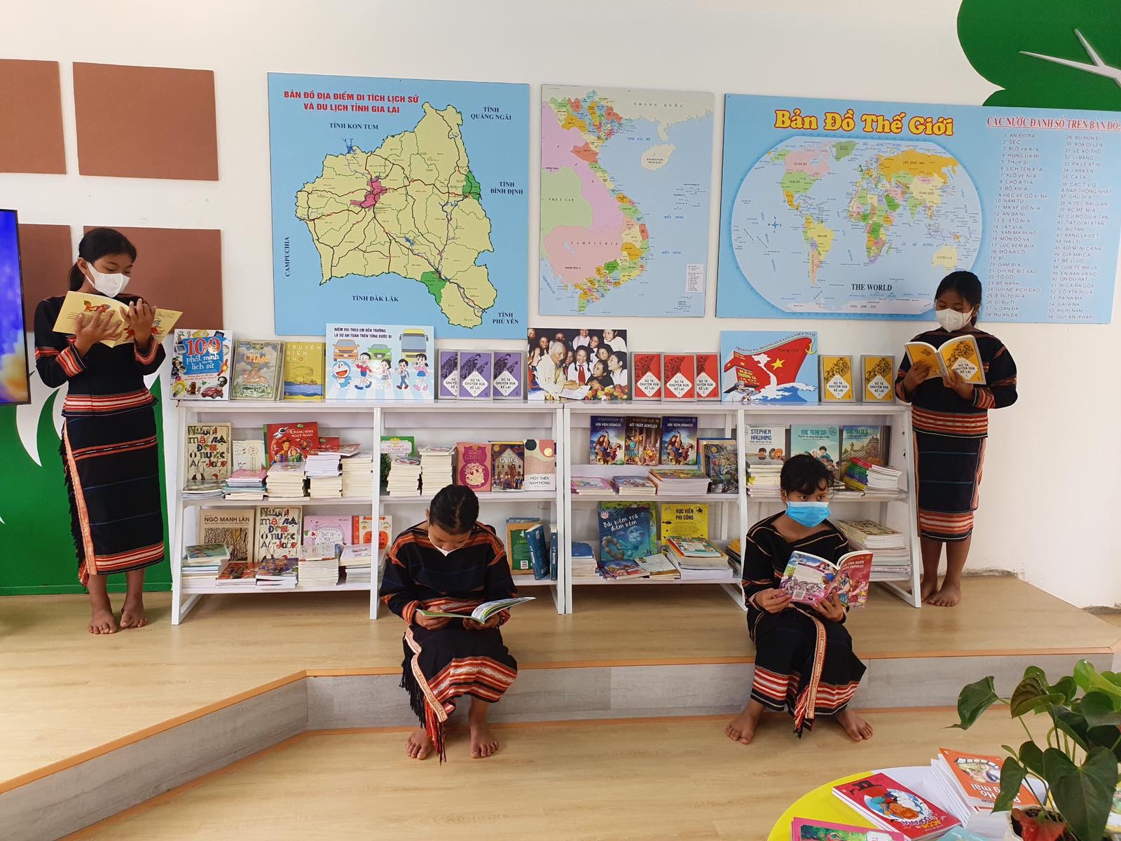 Khánh thành không gian đọc sách mô hình mới tại Pleiku - Ảnh 4. Khánh thành không gian đọc sách mô hình mới tại Pleiku - Ảnh 4.