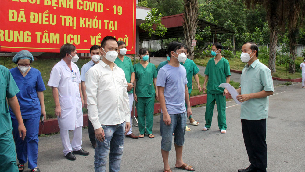 Bắc Giang: Gần 1000 bệnh nhân COVID -19 khỏi bệnh, xuất viện - Ảnh 1.