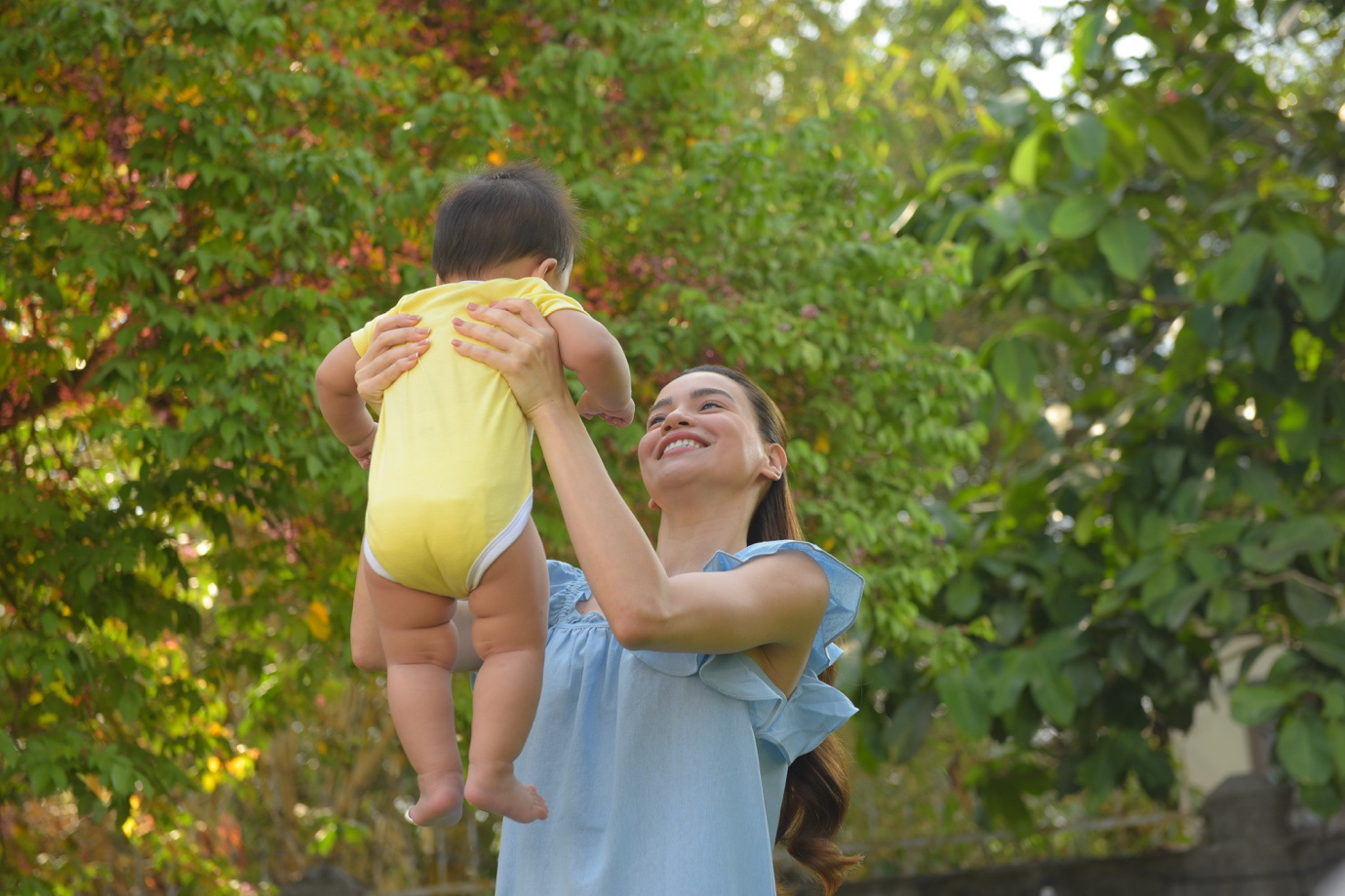 Lisa mới hơn 6 tháng tuổi, Hà Hồ đã có ý định cho con học võ để tự bảo vệ bản thân - Ảnh 1.