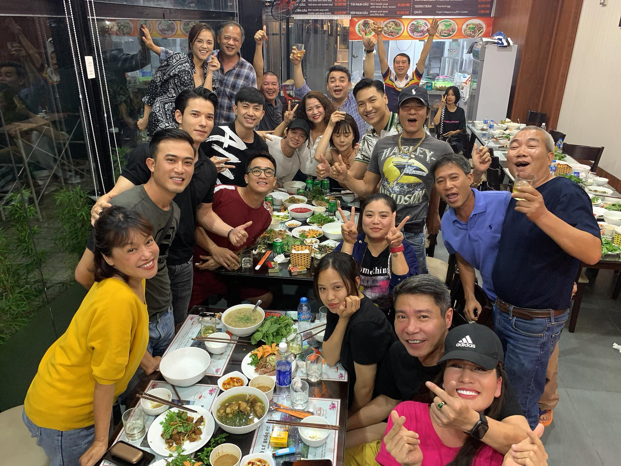 Hương vị tình thân: Đã tìm ra danh tính em trai soái ca của Thu Quỳnh, hóa ra lại từng là hôn phu của Nam Anh - Ảnh 2. Hương vị tình thân: Đã tìm ra danh tính em trai soái ca của Thu Quỳnh, hóa ra lại từng là hôn phu của Nam Anh - Ảnh 2.