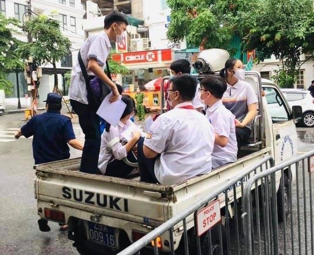 Nhìn lại kỳ thi vào lớp 10 đặc biệt chưa từng có của Hà Nội - Ảnh 5.