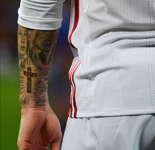 Descifrando el secreto de decenas de tatuajes en el cuerpo del "chico guapo"  Sergio Ramos vuelve locas a las mujeres - Foto 13.