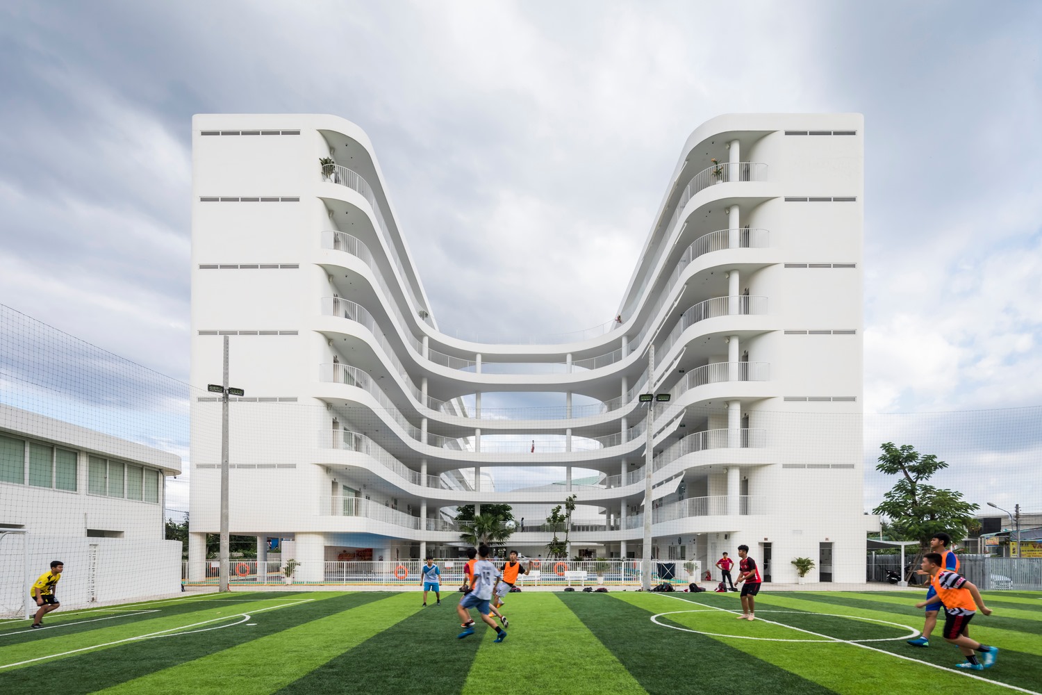 Tin nổi kh&ocirc;ng, một ng&ocirc;i trường học ở T&acirc;y Ninh c&oacute; cảnh quan đẹp n&iacute;n thở như resort cao cấp   - Ảnh 6.