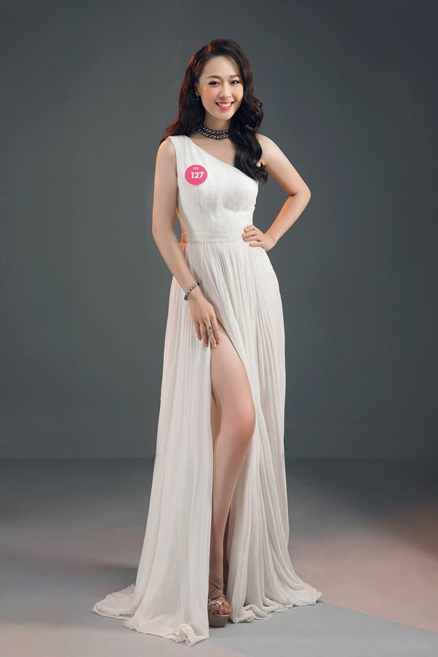 Ngắm loạt ảnh thời dự thi Hoa hậu Việt Nam của mỹ nhân được CEO cầu hôn trên máy bay: Body gợi cảm &quot;hút mắt&quot; hơn cả nhan sắc - Ảnh 2.