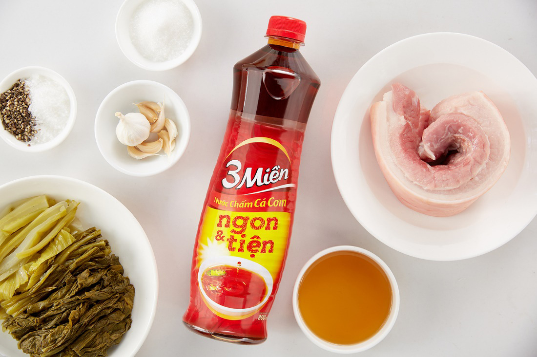 C&ocirc;ng thức thịt ba chỉ rang ch&aacute;y cạnh với dưa cải chuẩn Masterchef - Ảnh 2.