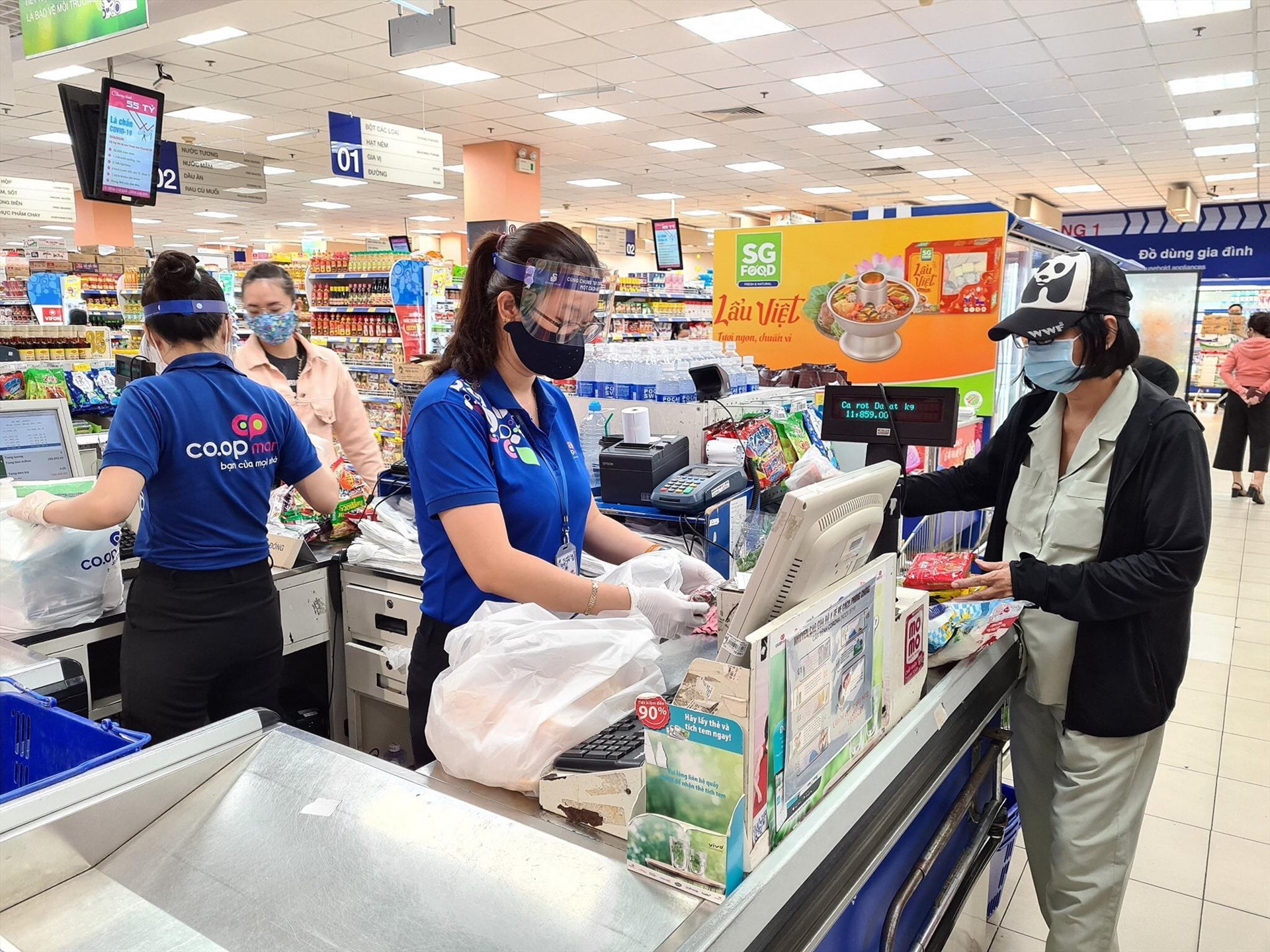 Áp dụng Chỉ thị 10 tại TP.HCM: Những điều mà người dân cần lưu ý trước "chỉ thị đặc thù!" - Ảnh 4. Áp dụng Chỉ thị 10 tại TP.HCM: Những điều mà người dân cần lưu ý trước "chỉ thị đặc thù!" - Ảnh 4.