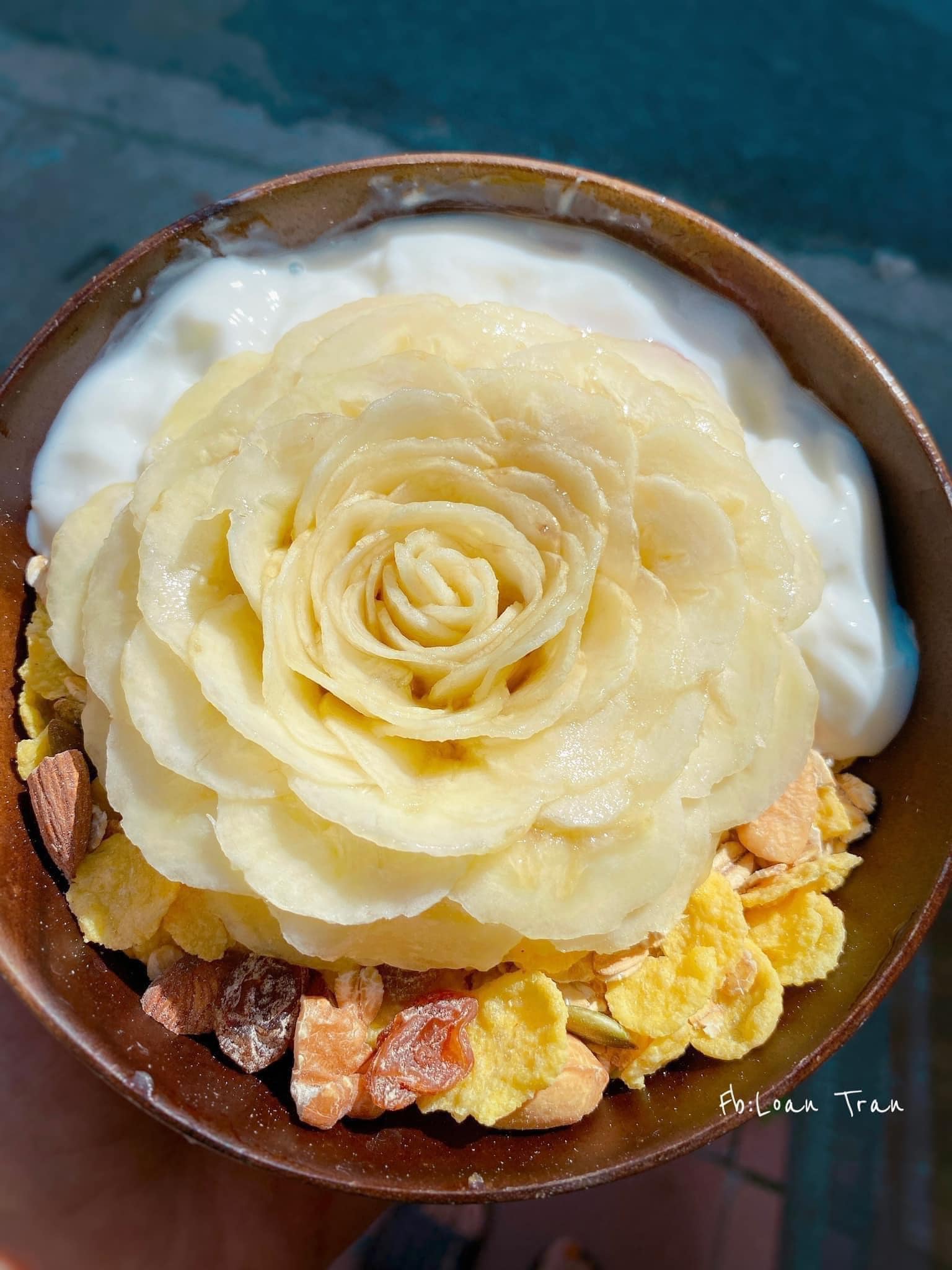 Rộ trend cắt xếp trái cây thành hình hoa, đẹp ngỡ ngàng ngã ngửa nhưng cách làm chỉ cần tỉ mỉ chút thôi! - Ảnh 21. Rộ trend cắt xếp trái cây thành hình hoa, đẹp ngỡ ngàng ngã ngửa nhưng cách làm chỉ cần tỉ mỉ chút thôi! - Ảnh 21.