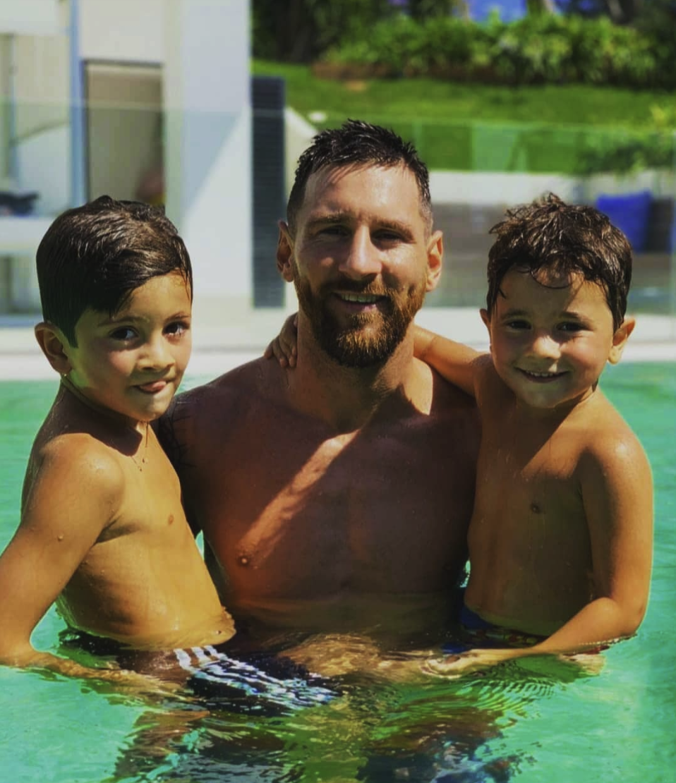 Messi's son is a big fan of Ronaldo, while Ronaldo's son idolizes Messi: Their father is always "cool" than my father? - Photo 4.
