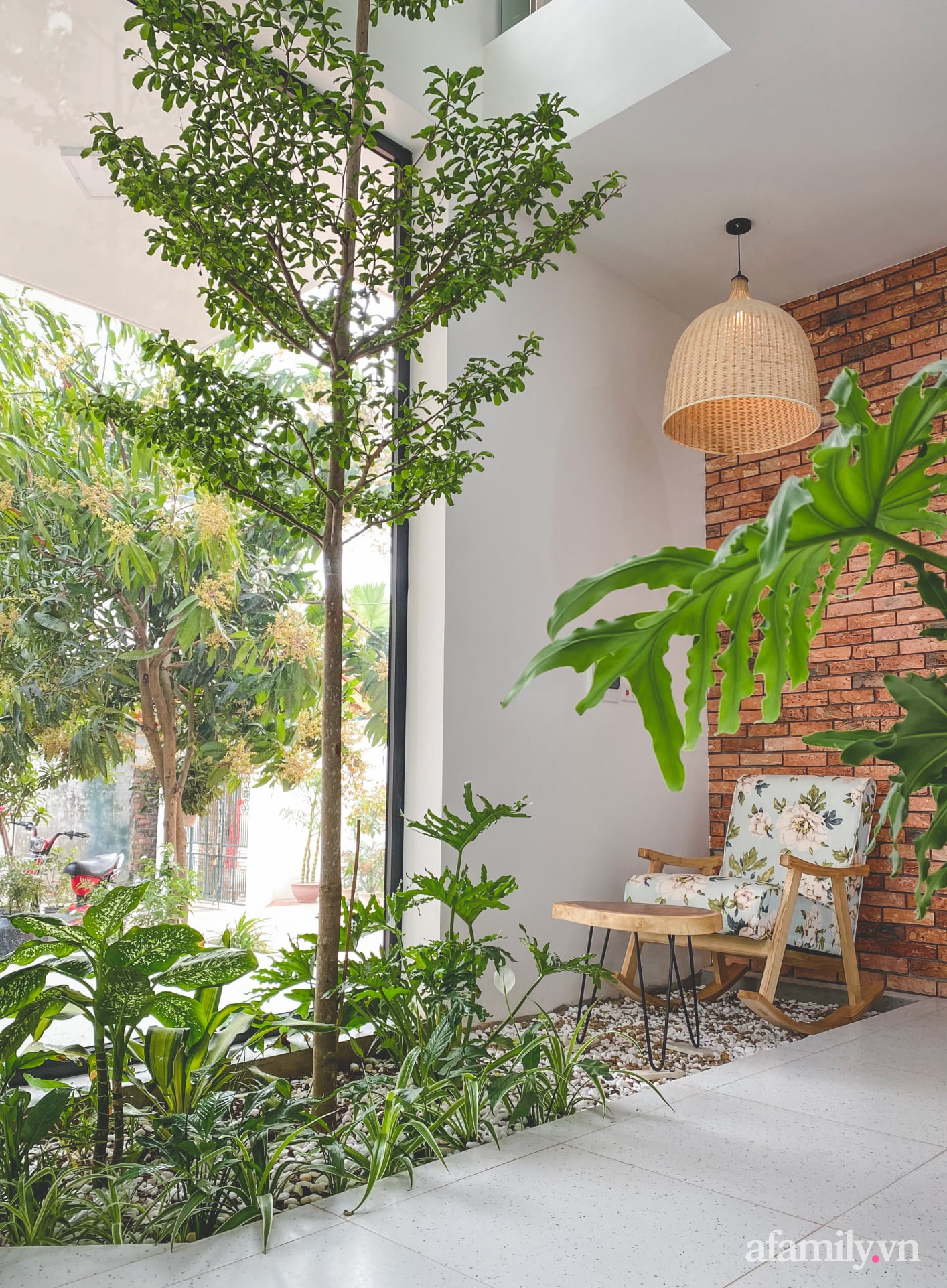 Căn nhà 90 m² đẹp bình yên, xanh mát bóng cây giữa làng cổ Đường Lâm, Hà Nội - Ảnh 14.