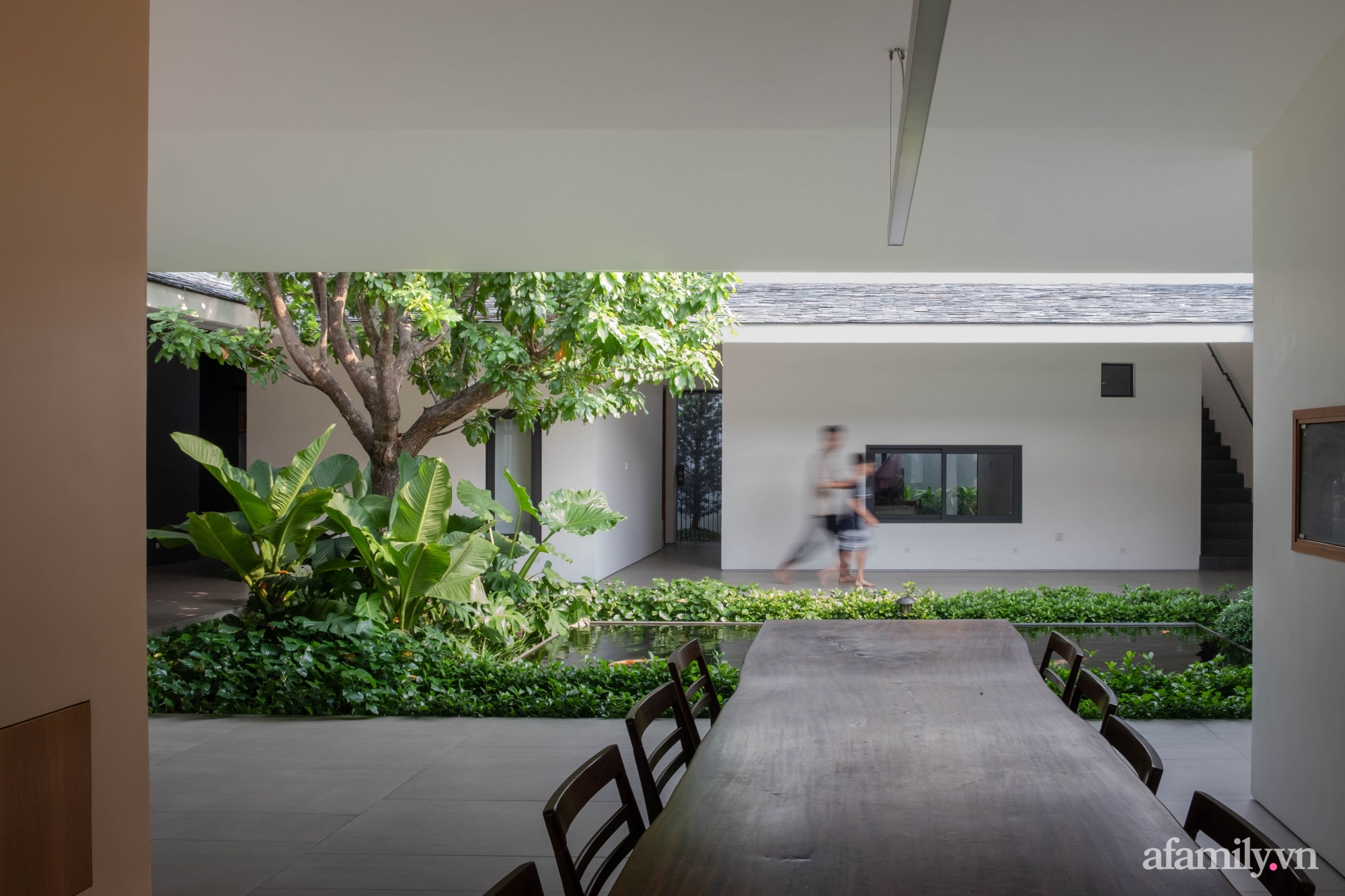 Ngôi nhà rợp mát bóng cây ở ngoại ô Sài Gòn tạo sự gắn kết cho gia đình 3 thế hệ - Ảnh 10.