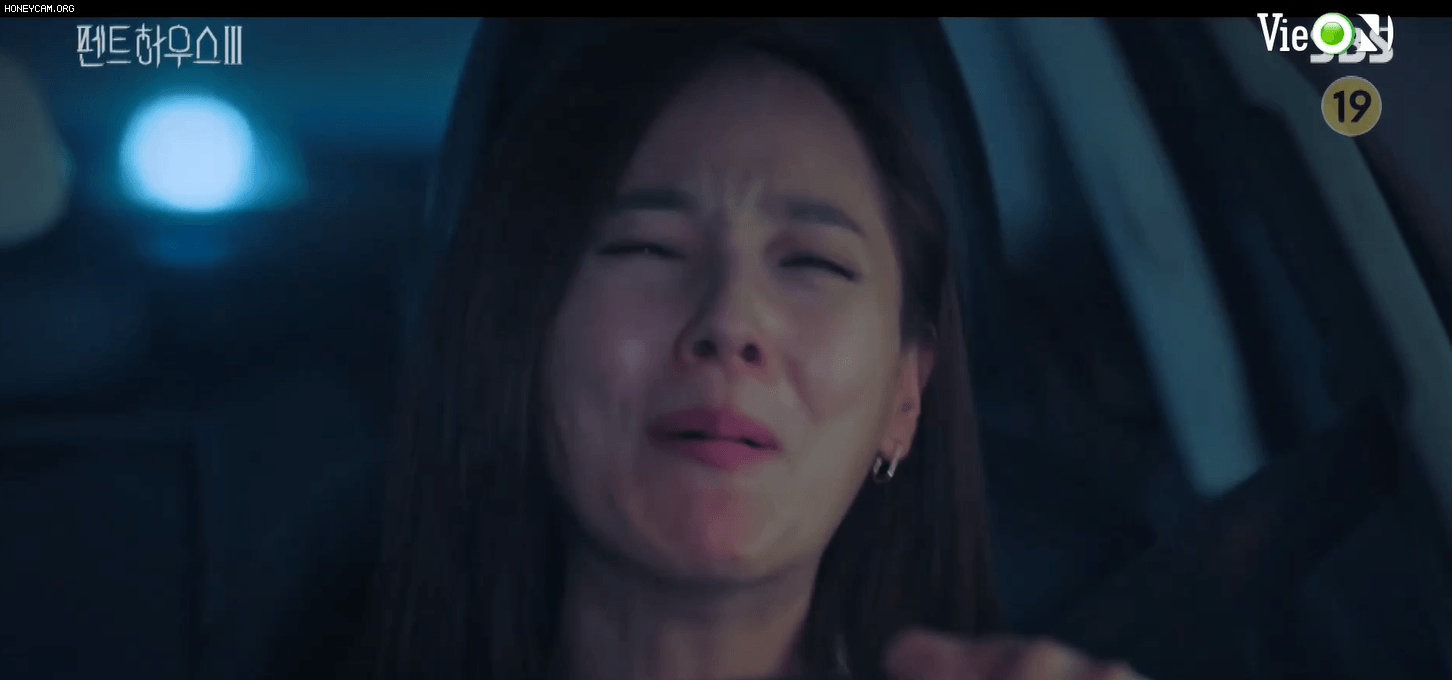 Cuộc chiến thượng lưu 3 tập 4: Oh Yoon Hee bị Ju Dan Tae truy sát, Seok Kyung gây sốc khi là con ruột của Su Ryeon - Ảnh 2.