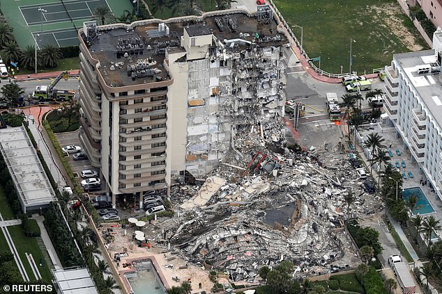 Khoảnh khắc cuối cùng trước khi tòa nhà 12 tầng đổ sập ở Miami khiến cả nước Mỹ bàng hoàng - Ảnh 3.