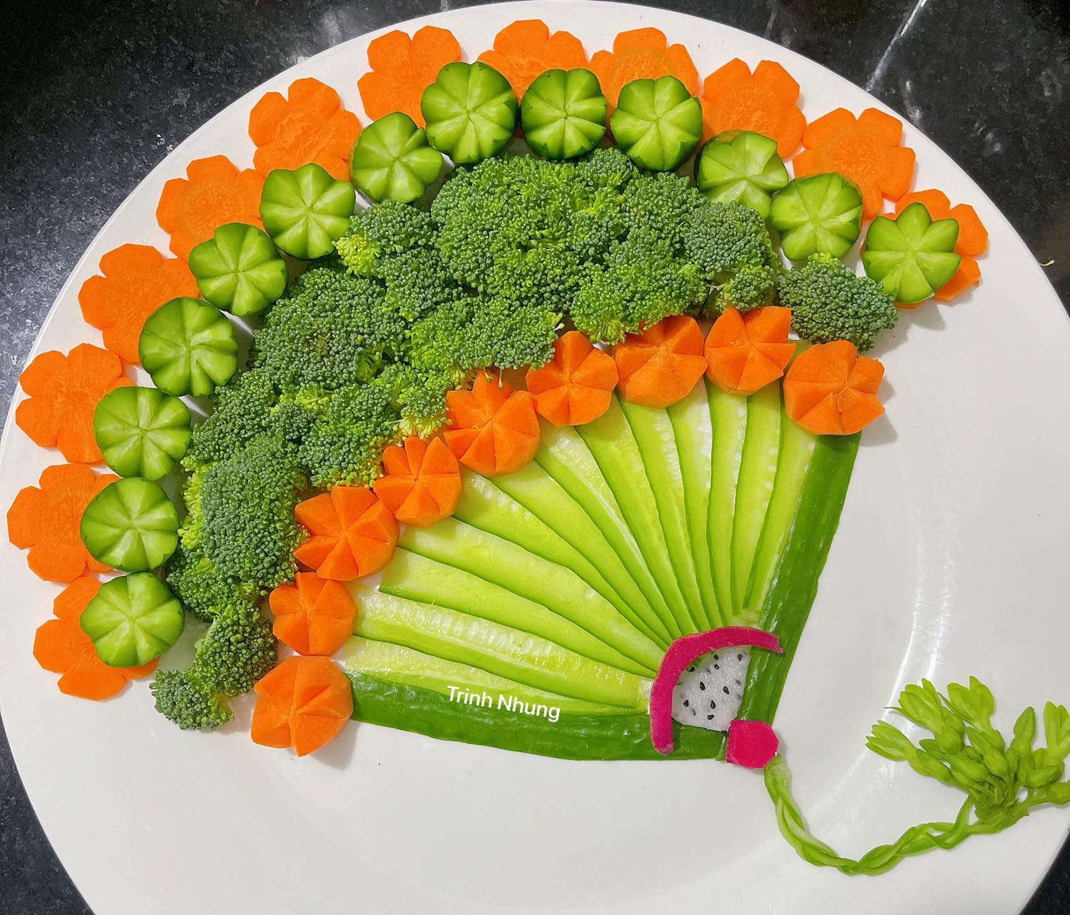 Những cách cắt tỉa rau củ quả dễ dàng, sáng tạo, đẹp mắt