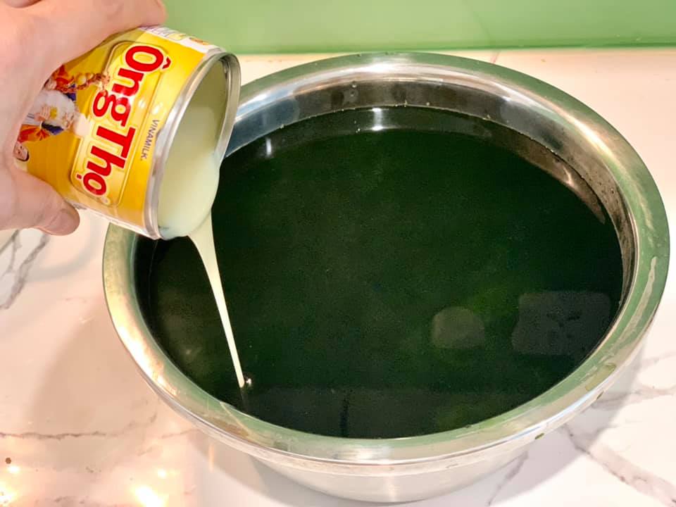 Đừng l&agrave;m tr&agrave; Th&aacute;i bằng g&oacute;i pha sẵn nữa, thử c&ocirc;ng thức n&agrave;y xem vừa thơm vừa ngon, trời n&oacute;ng ai uống 1 cũng muốn uống 2! - Ảnh 10.