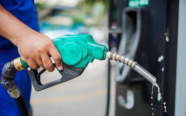 Giá xăng, dầu tiếp tục tăng mạnh - Ảnh 1.