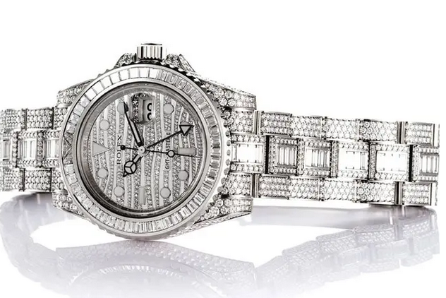 Tỉ phú đô la Ronaldo sở hữu chiếc đồng hồ Rolex đắt nhất lịch sử, triệu fan ngưỡng mộ - Ảnh 3.