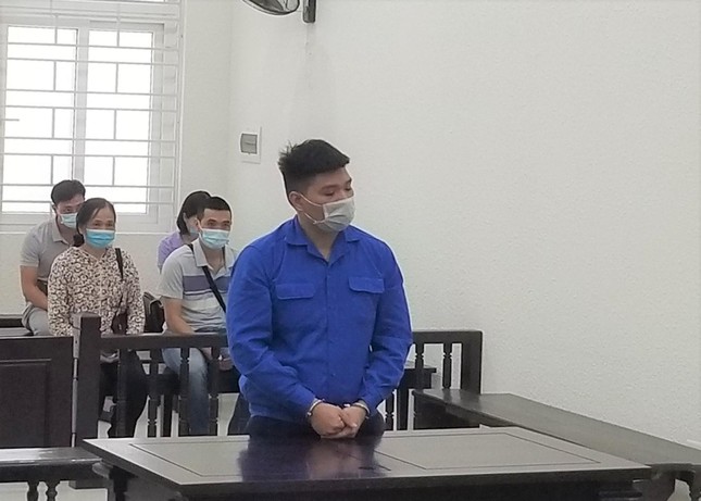 Phạt tù trung úy cảnh sát thử súng hơi làm chết người - Ảnh 1. Phạt tù trung úy cảnh sát thử súng hơi làm chết người - Ảnh 1.