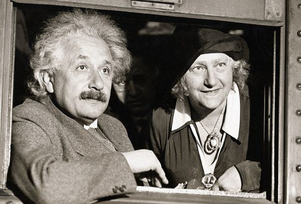 Người vợ thứ hai đặc biệt của thiên tài Albert Einstein: Mang danh &quot;kẻ thứ 3&quot; khiến vợ cả đau khổ và cuộc sống buồn tủi ít ai thấu - Ảnh 1.