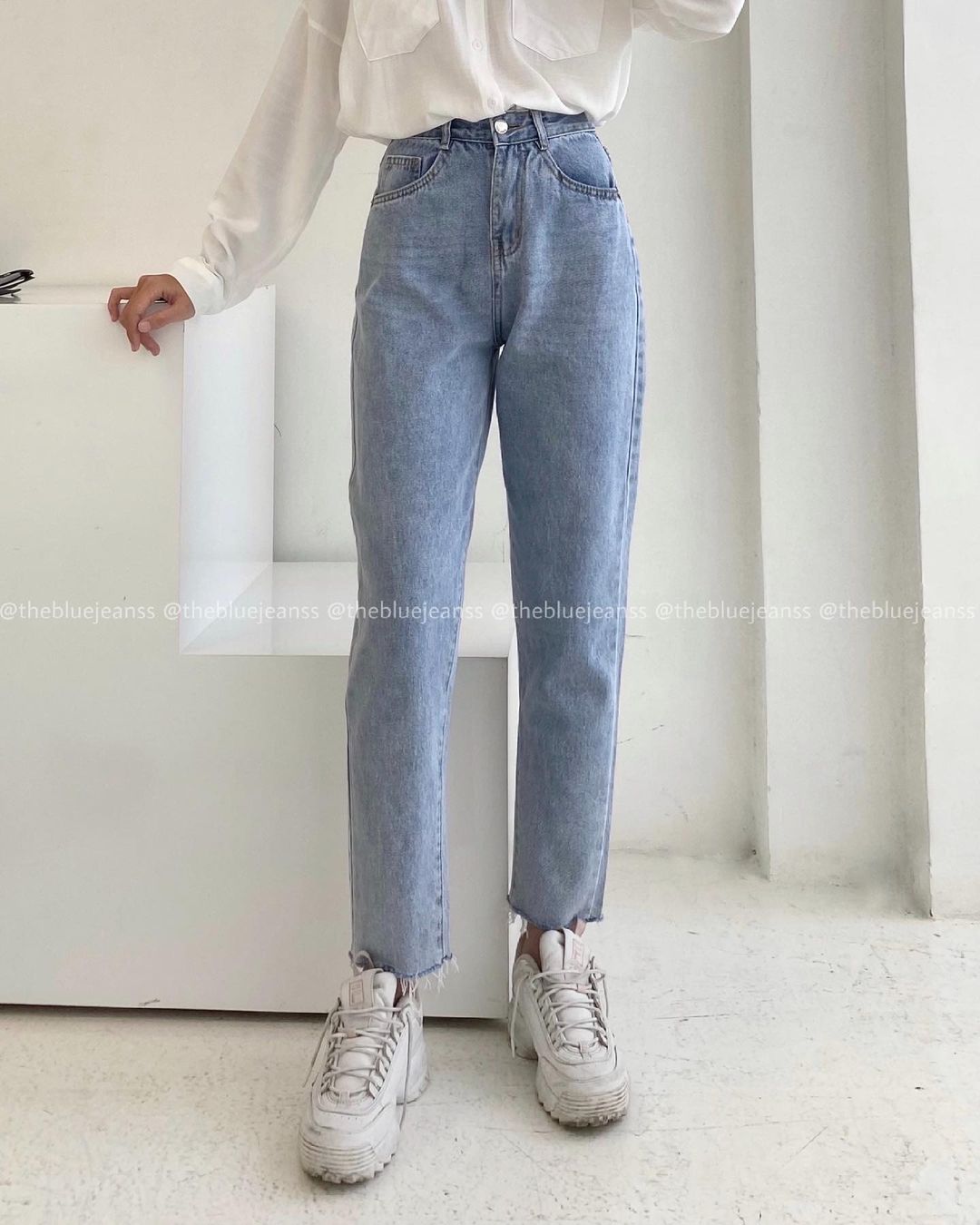 Vay Ao Vốn Thướt Tha Hiền Dịu Nhưng Rose Jessica Con Mix Cũng Quần Jeans Hầm Hố